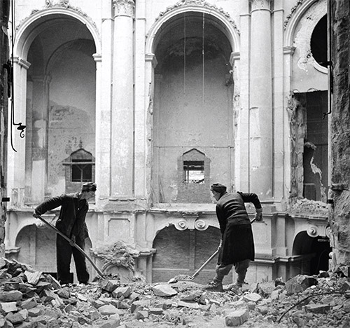 بازسازی &laquo;درسدن&raquo; با دست&zwnj;های خالی