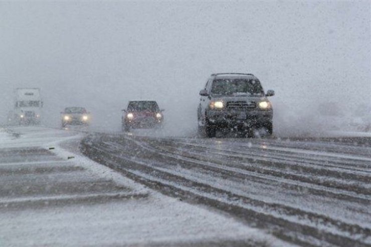 برف و باران در جاده‌های ۲۰ استان کشور