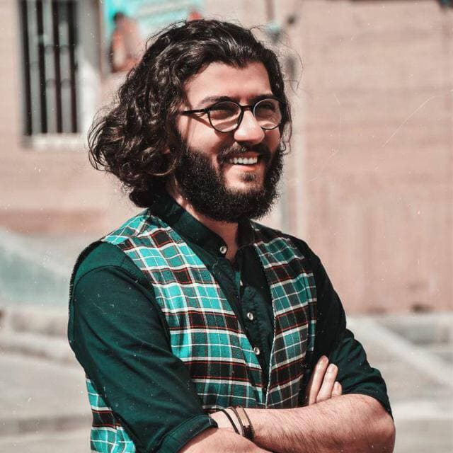 گفتوگو با کتابفروش مشهدی که به مهاجران افغانستانی ۲۵ درصد تخفیف میدهد گفتوگو با کتابفروش مشهدی که به مهاجران افغانستانی ۲۵ درصد تخفیف میدهد