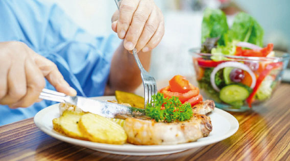 کرونا در چه صورت باعث مرگ فرد بیمار میشود؟ | نقش تغذیه در بهبود بیماران کرونایی کرونا در چه صورت باعث مرگ فرد بیمار میشود؟ | نقش تغذیه در بهبود بیماران کرونایی