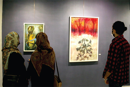 رد رفاقت روی دیوار‌های تازه‌رنگ‌شده