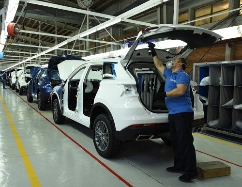 آغاز تولید اولین خودروهای شاسی بلند SWM در ایران+تصاویر آغاز تولید اولین خودروهای شاسی بلند SWM در ایران+تصاویر