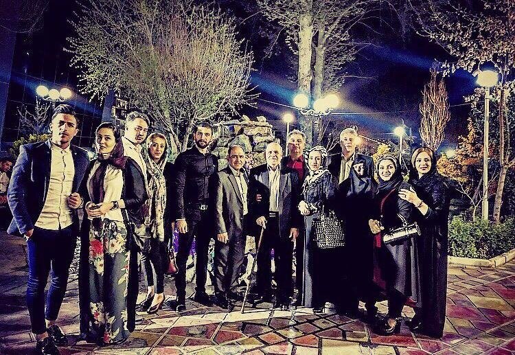 ۷ نفز ار خانواده ۲۰ نفره تهرانی کرونا گرفتند ۷ نفز ار خانواده ۲۰ نفره تهرانی کرونا گرفتند