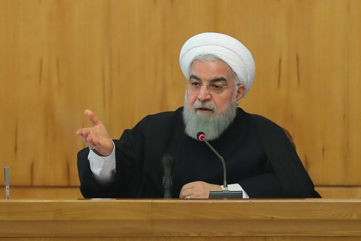روحانی: تضعیف دولت تضعیف نظام است/ انتقاد منحصر به دولت نباشد