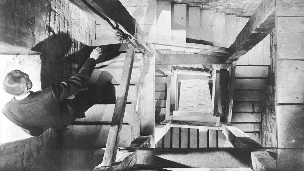 نکاتی آموزنده درباره قرنطینه از استاد تعلیق، آلفرد هیچکاک نکاتی آموزنده درباره قرنطینه از استاد تعلیق، آلفرد هیچکاک