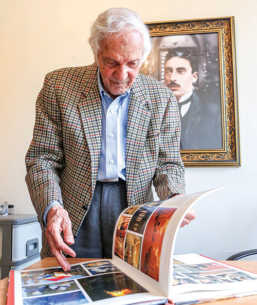 از سیگارپیچی تا مدرسه سازی