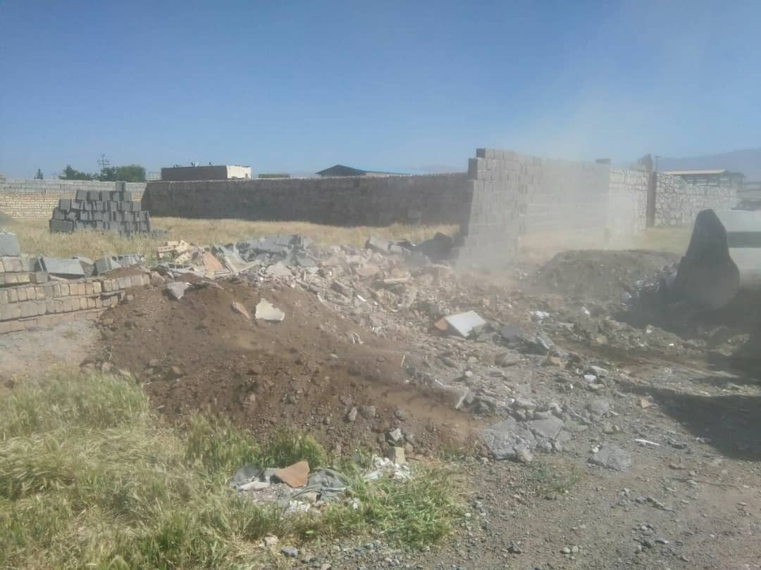 ساخت و سازهای بدون مجوز در بافت تاریخی شهر کهن نیشابور تخریب شد ساخت و سازهای بدون مجوز در بافت تاریخی شهر کهن نیشابور تخریب شد