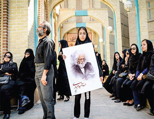 شاعر ملت‌های دردمند و توده‌های آرزومند