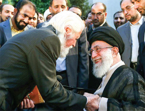 شاعر ملت‌های دردمند و توده‌های آرزومند