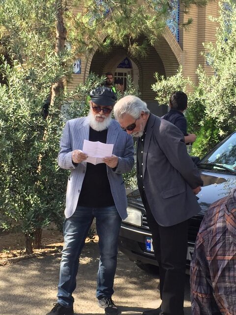 مراسم تشییع و خاکسپاری محمد علی کشاورز+ فیلم و تصاویر مراسم تشییع و خاکسپاری محمد علی کشاورز+ فیلم و تصاویر