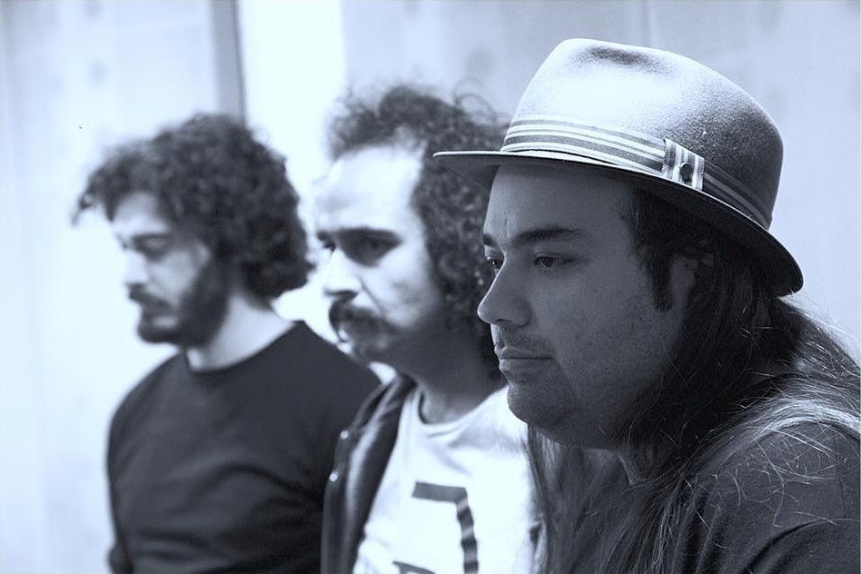 چون باد، محلهبهمحله و خاطرهبهخاطره و رؤیابهرؤیا چون باد، محلهبهمحله و خاطرهبهخاطره و رؤیابهرؤیا