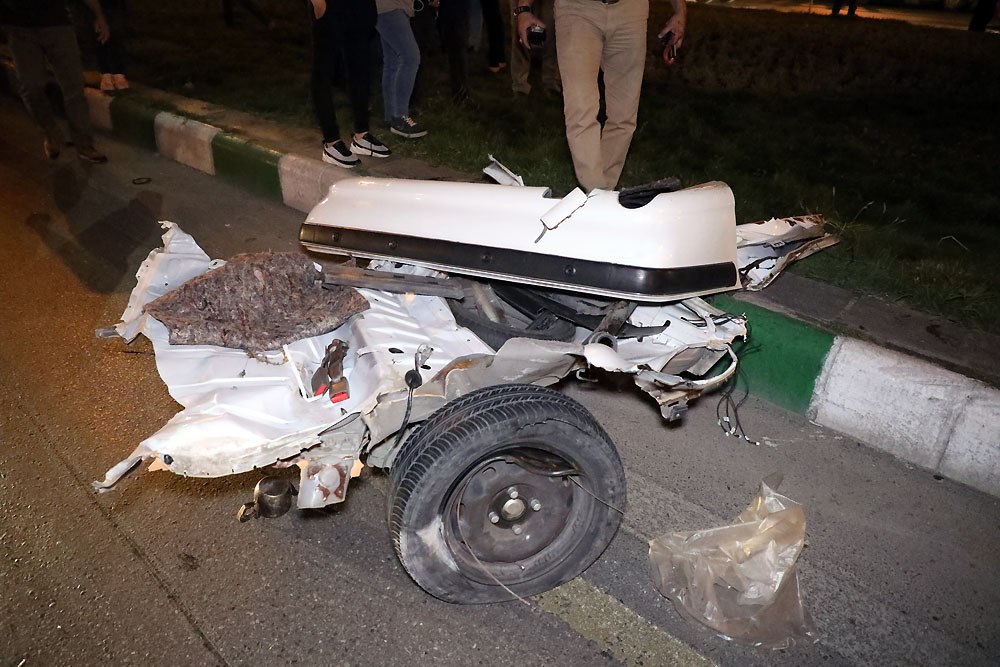 تصادف هولناک پژو پارس در میدان امام علی(ع)+تصاویر تصادف هولناک پژو پارس در میدان امام علی(ع)+تصاویر