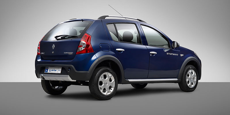 مقایسه خودرو دنا پلاس با رنو ساندرو استپ وی