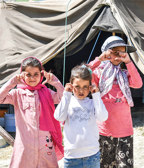 ٦ قاب از ١٢ چادر