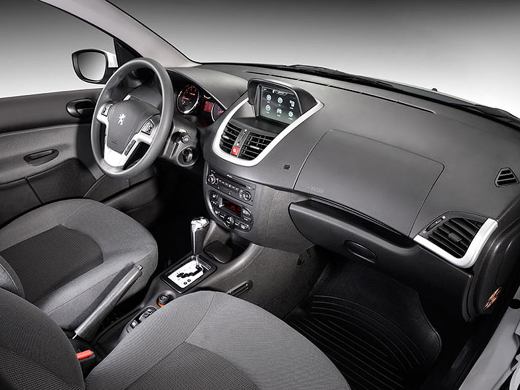 مقایسه دو خودروی سواری دنا پلاس با ۲۰۷i