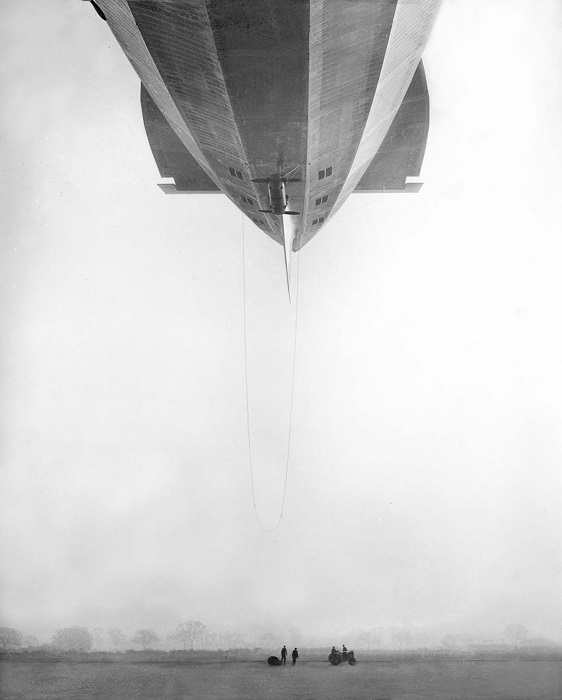 کشتی هوایی &laquo;آر ۱۰۰&raquo;: یک &laquo;هتل پرنده&raquo;، ۱۹۲۹ تا ۱۹۳۰