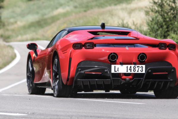 SF90 نيم ميليون دلاري سريع ترين فراري تاريخ شد