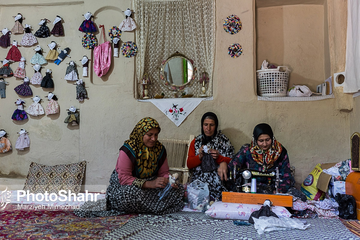 قصه عروسک‌های بی چهره روستای حاجی بیگی و ایجاد سبک جدیدی از گردشگری