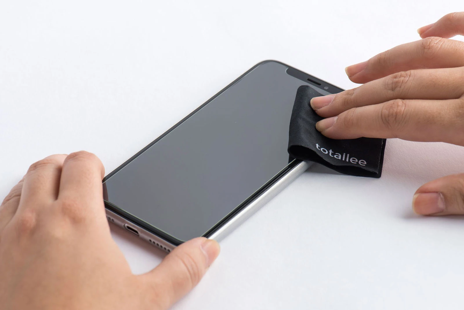 روش نصب محافظ صفحه نمایش گوشی در خانه