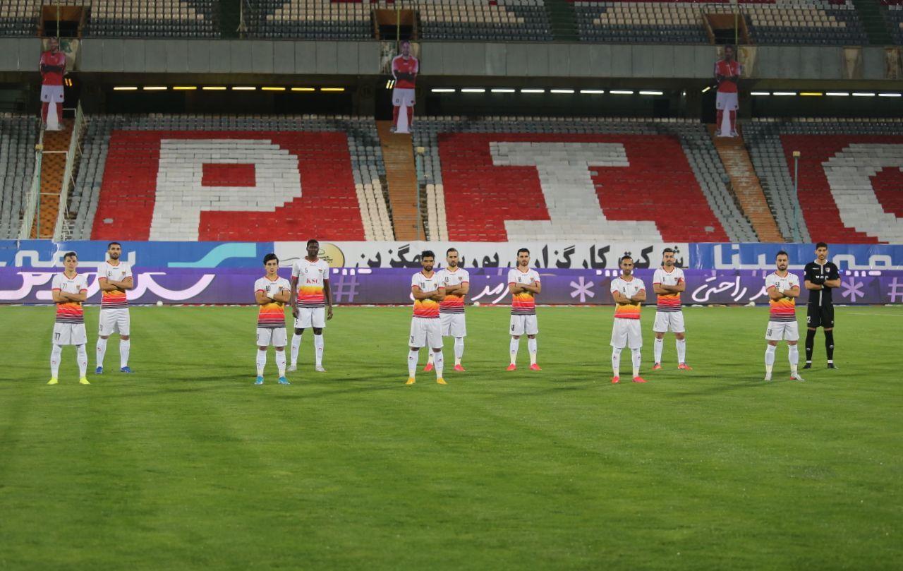 تساوی پرسپولیس و فولاد در نیمه نخست
