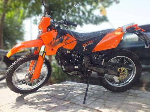 آشنایی با موتورسیکلت تریل فلات ۲۵۰/ بیابان&zwnj;گردی با تریل ایرانی