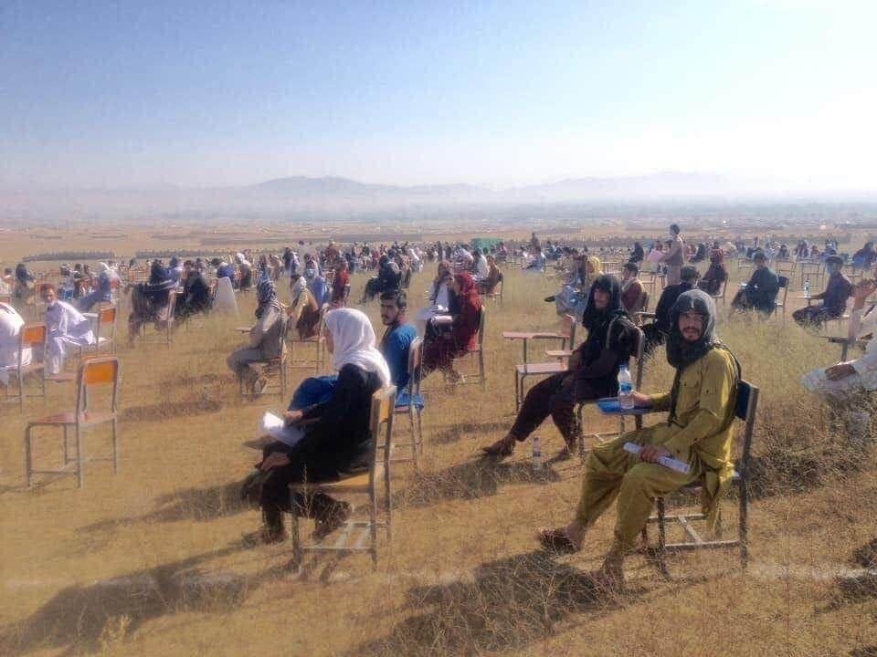 کنکور در افغانستان پس از ۵ ماه تاخیر برگزار شد+ عکس