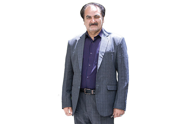 روایتی از زندگی محمد کریمی‌امیرآبادی، افسر جانباز مهندسی جنگ که دیروز مین خنثی می‌کرد و امروز سرباز علمی تربیت می‌کند