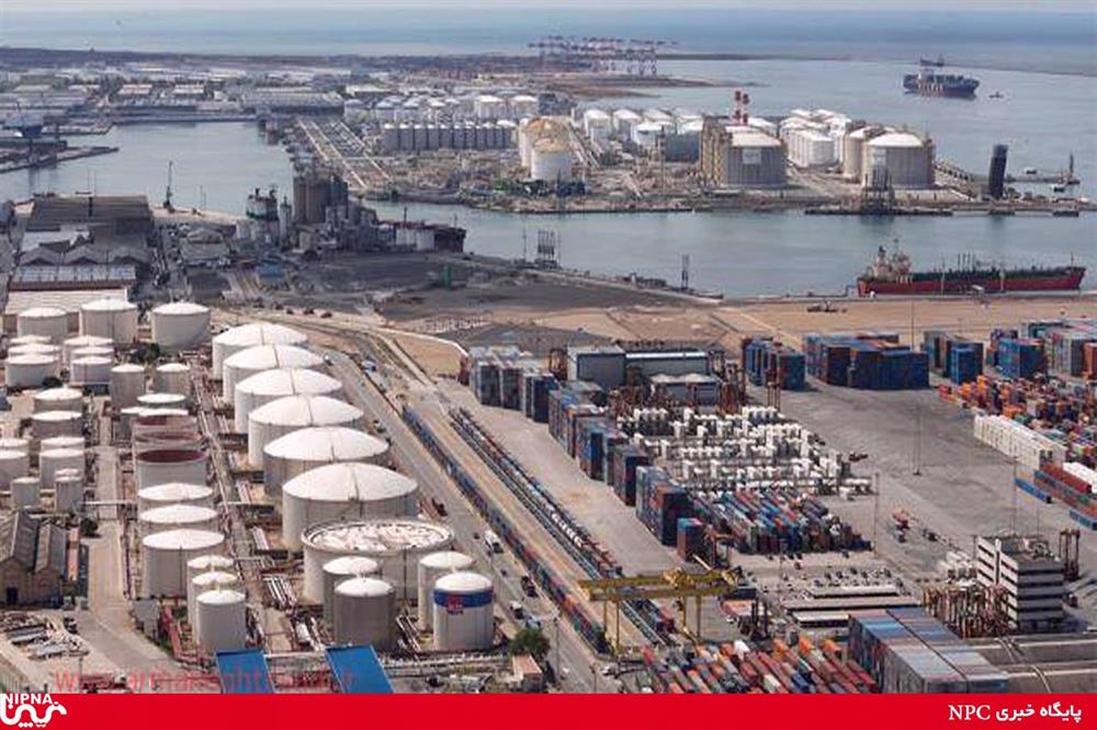 بندر جاسک پایگاه مهم صادرات نفت ایران/ تحریم، جدا از نکبت، فرصت هم برای کشور دارد