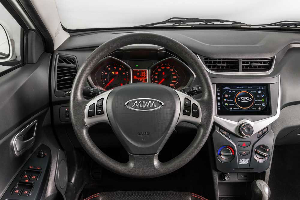 مقایسه دو هاچ بک، ام وی ام ۳۱۵ باپژو ۲۰۶