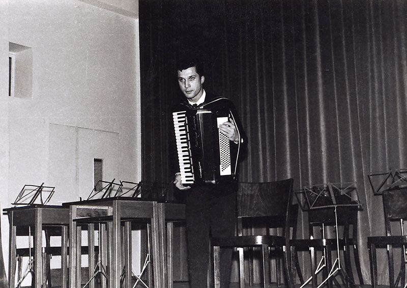 به راستی خسرو سینایی چه کسی بود؟ + ویدئو و تصویر