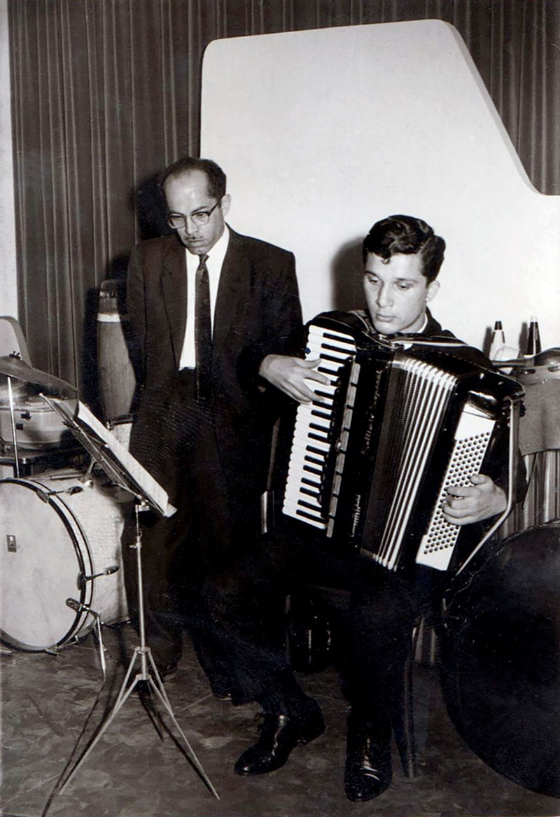 به راستی خسرو سینایی چه کسی بود؟ + ویدئو و تصویر