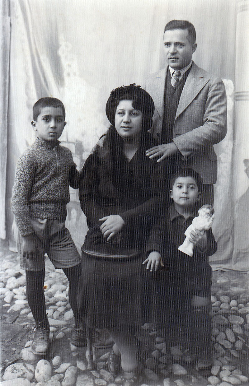 به راستی خسرو سینایی چه کسی بود؟ + ویدئو و تصویر