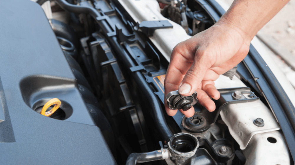 ۱۵ عادت و رفتار اشتباه که به سلامت ماشین&zwnj;تان ضربه می&zwnj;زند