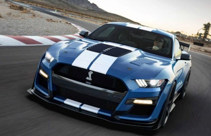 شرکت شلبی آمریکن، پکیج‌های تیونینگ Shelby Signature Edition را برای خودرو‌های فورد موستانگ GT ۵۰۰ و GT ۳۵۰ معرفی کرده است که هزینه‌ای بین ۱۰ تا ۳۰ هزار دلار دارند.