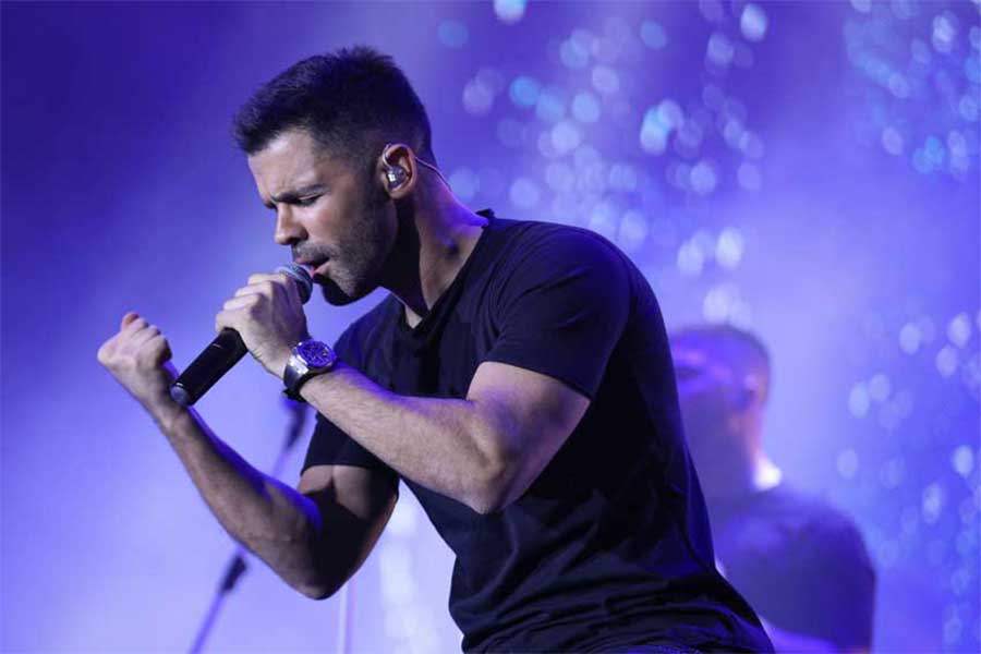 چطور کلهر در شب اجرای سیروان خسروی توانست چهره محبوب کنسرت&zwnj;های زنده آنلاین باشد؟