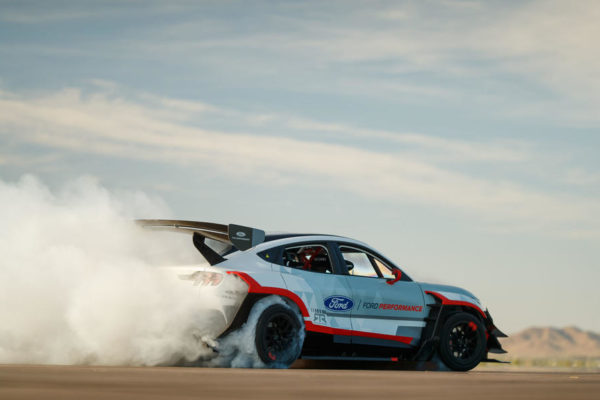 قدرتمندترین شاسیبلند برقی جهان؛ فورد Mach-E با 1399 اسب بخار معرفی شد قدرتمندترین شاسیبلند برقی جهان؛ فورد Mach-E با 1399 اسب بخار معرفی شد