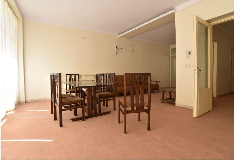 زرتشت اخوان ثالث از بی‌شباهت بودن خانه‌موزه م. امید به منزل پدری‌اش می‌گوید