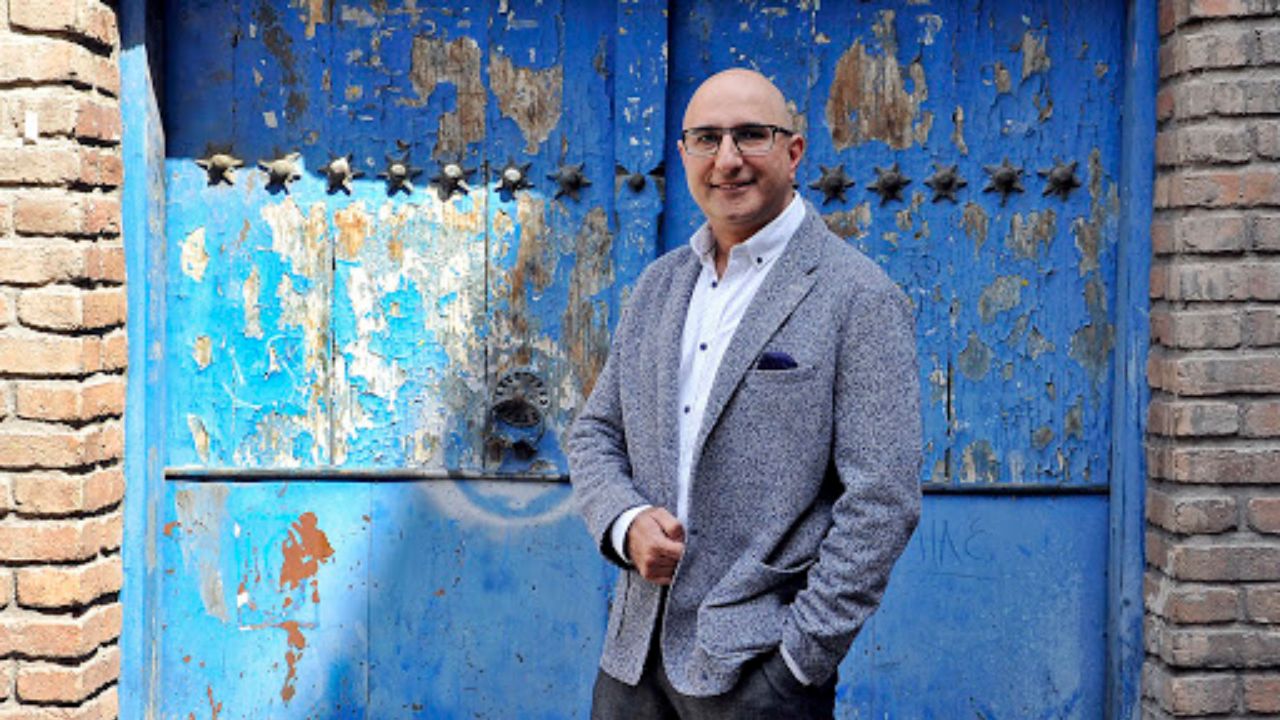 گفتگو با منصور ضابطیان به بهانه انتشار کتاب جدیدش، «سه‌رنگ»