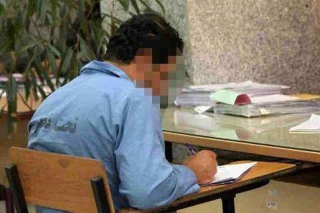 ربودن دلالان ارزبا کلاه گیس در میدان فردوسی