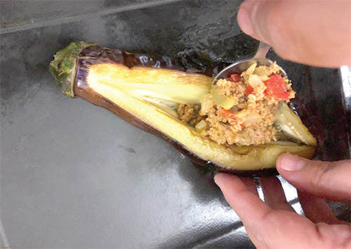 طرز تهیه بادمجان شکم پر