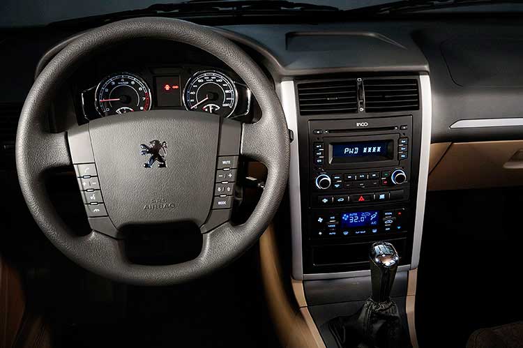 آشنایی با مزایا و معایب پژو پارس سال