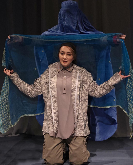 &laquo;نامه&zwnj;های عاشقانه از خاورمیانه&raquo; یک نمایش زنانه و سیاسی با تمرکز روی جنگ، عشق و مرگ