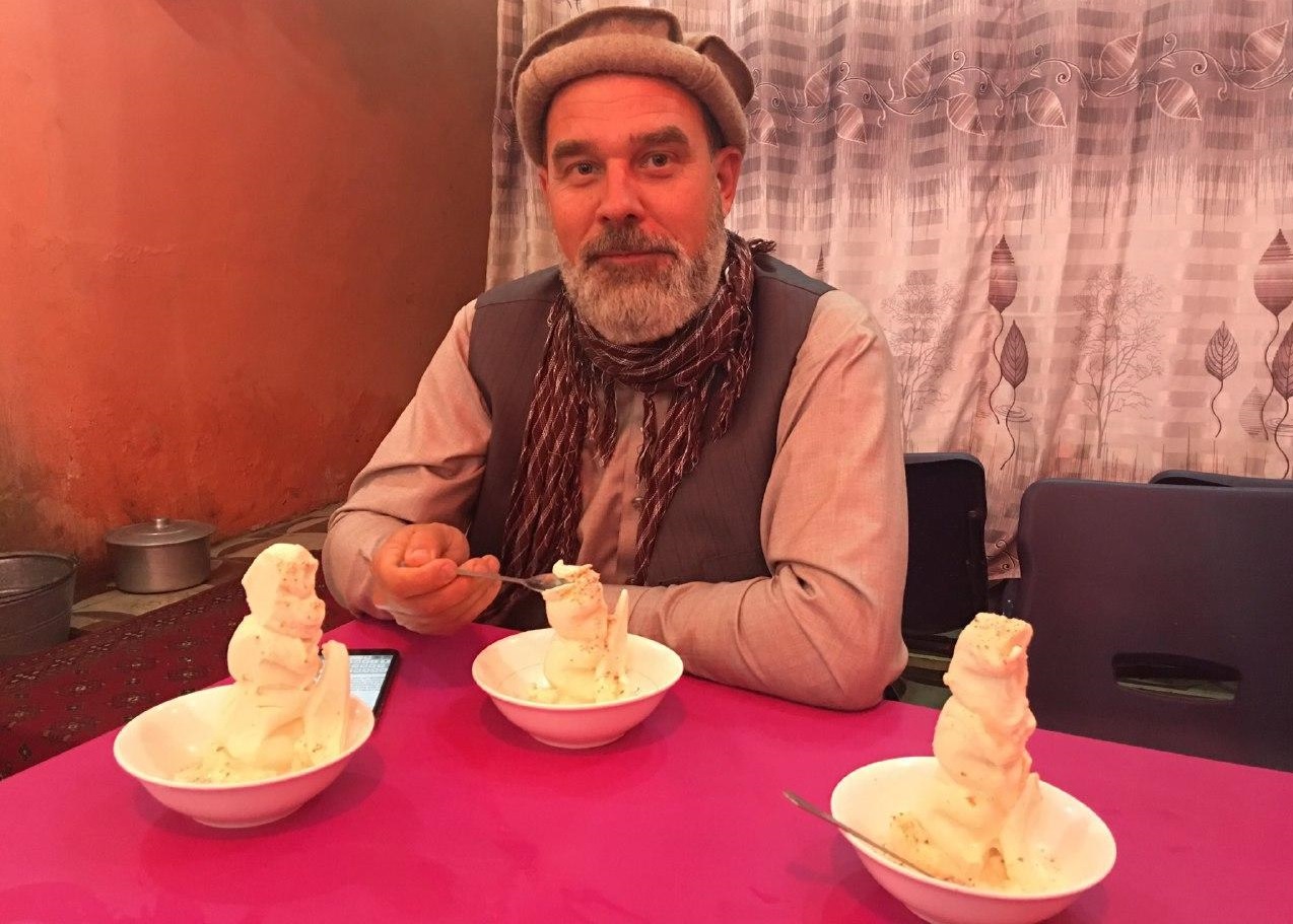 طرز تهیه شیریخ بستنی پرطرفدار در افغانستان+ فیلم طرز تهیه شیریخ بستنی پرطرفدار در افغانستان+ فیلم