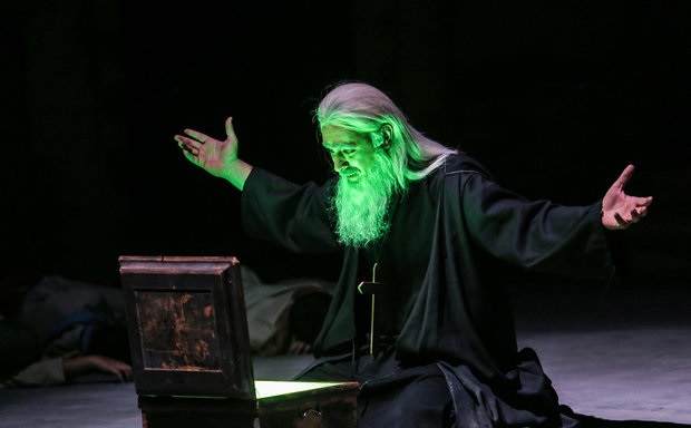 گفتگو با محمدعلی لطفی‌مقدم درباره تاریخچه تئاتر آیینی در مشهد