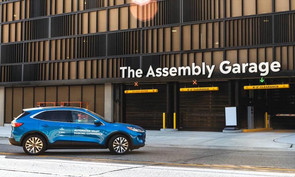 رونمایی از سیستم پارک خودکار، فورد و بوش