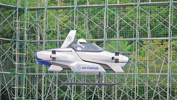 پرواز موفق خودروی پرنده تویوتا + فیلم و عکس پرواز موفق خودروی پرنده تویوتا + فیلم و عکس