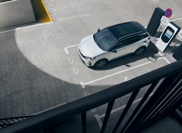 کراساوور خوشاستیل فرانسوی پژو ۳۰۰۸ مدل ۲۰۲۱ معرفی شد کراساوور خوشاستیل فرانسوی پژو ۳۰۰۸ مدل ۲۰۲۱ معرفی شد