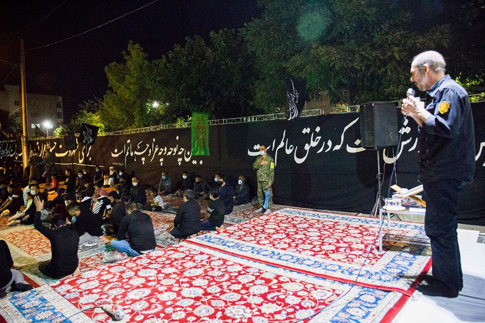 پای حرف&zwnj;های مداحی که به بلبل فاطمیون معروف است