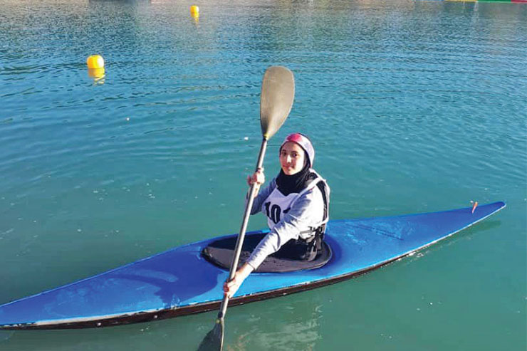 شانه به شانه‌ی موج‌ها