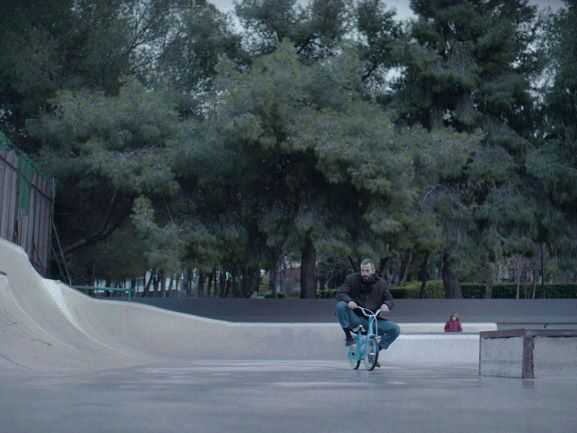 معرفی فیلمهای جشنواره ونیز ۲۰۲۰ | «سیبها» (APPLES (MILA معرفی فیلمهای جشنواره ونیز ۲۰۲۰ | «سیبها» (APPLES (MILA